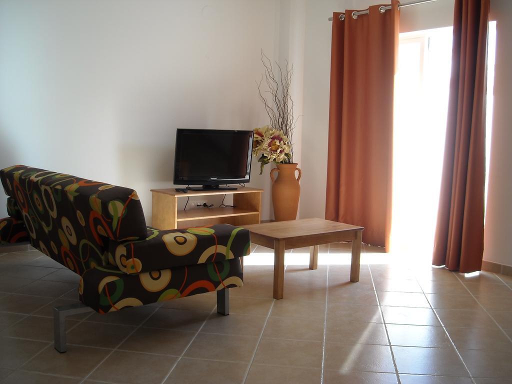 Smy Santa Eulalia Algarve Aparthotel Αλμπουφέιρα Δωμάτιο φωτογραφία